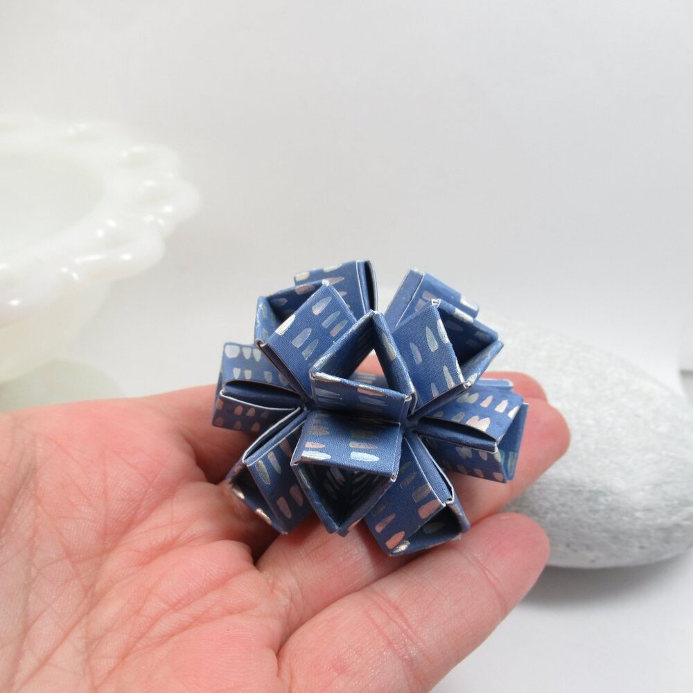 Geometric Origami Brooch - Picture 4 of 10